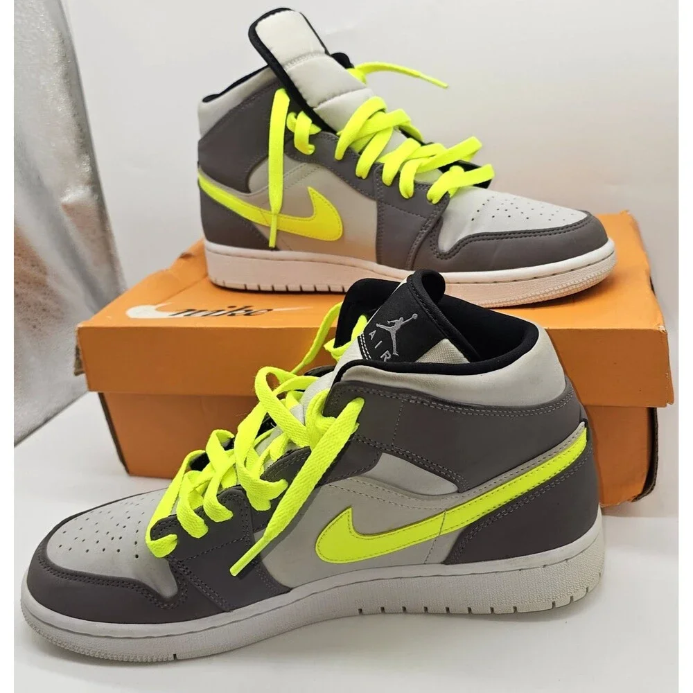 Air Jordan 1 Mid “Gunsmoke Volt” Grey Neon Yellow 554724-072 Men’s US 9